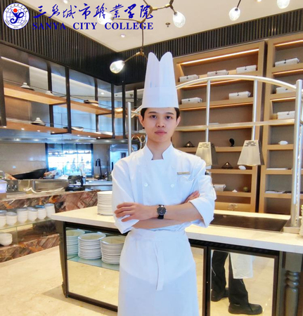 重慶來福士洲際酒店廚房主管文豪.jpg