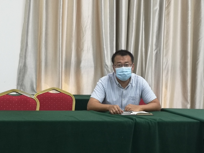 图4：党委副书记李国昌同志对教师党支部提出建议.jpg