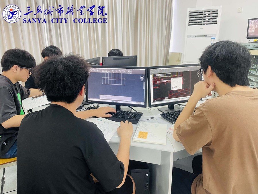 專業(yè)學(xué)生課堂建模實(shí)操實(shí)訓(xùn)2.jpg
