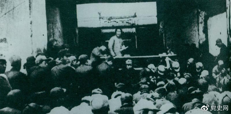 1935年12月27日，毛泽东在陕北瓦窑堡党的活动分子会议上作《论反对日本帝国主义的策略》报告。