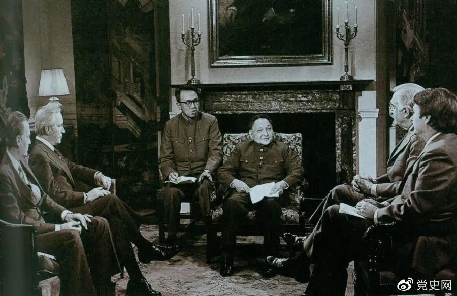 1979年1月31日，邓小平在华盛顿接受美国广播电视界采访。