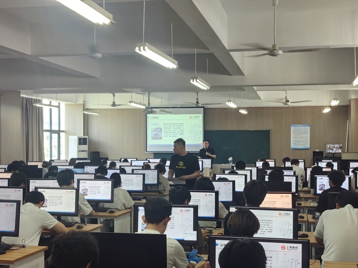 动铁轨道交通运营有限公司于2026年5月25日在三亚城市职业学院进行入班宣讲会.jpg