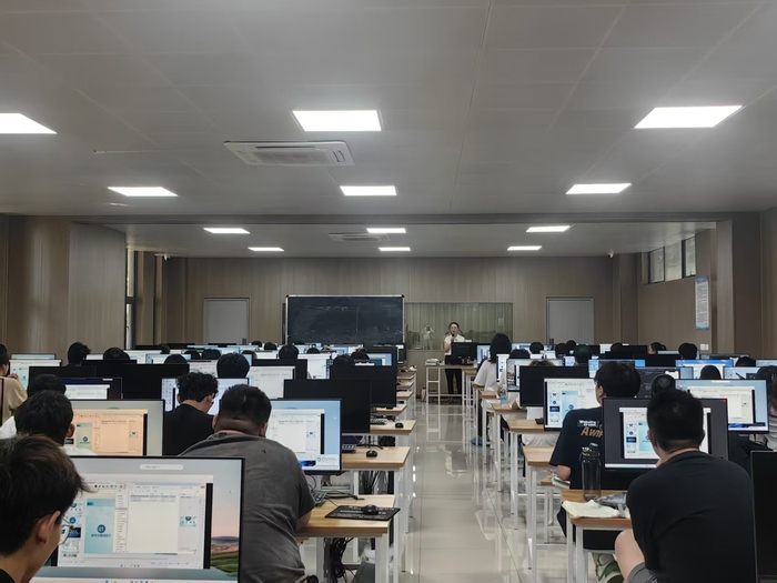 新中北科技有限公司于2026年5月27日在三亚城市职业学院进行入班宣讲会.jpg