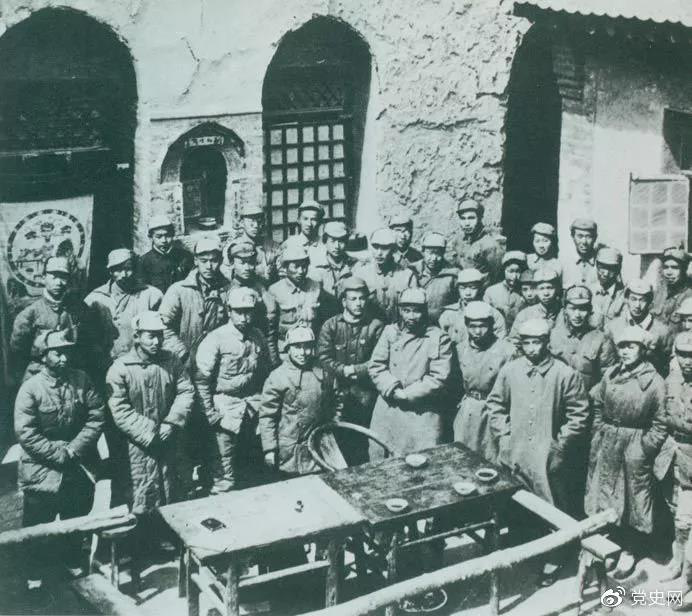 1940年2月8日，八路军政治部在山西省武乡县驻地召开太行文艺座谈会，朱德在会上讲话。