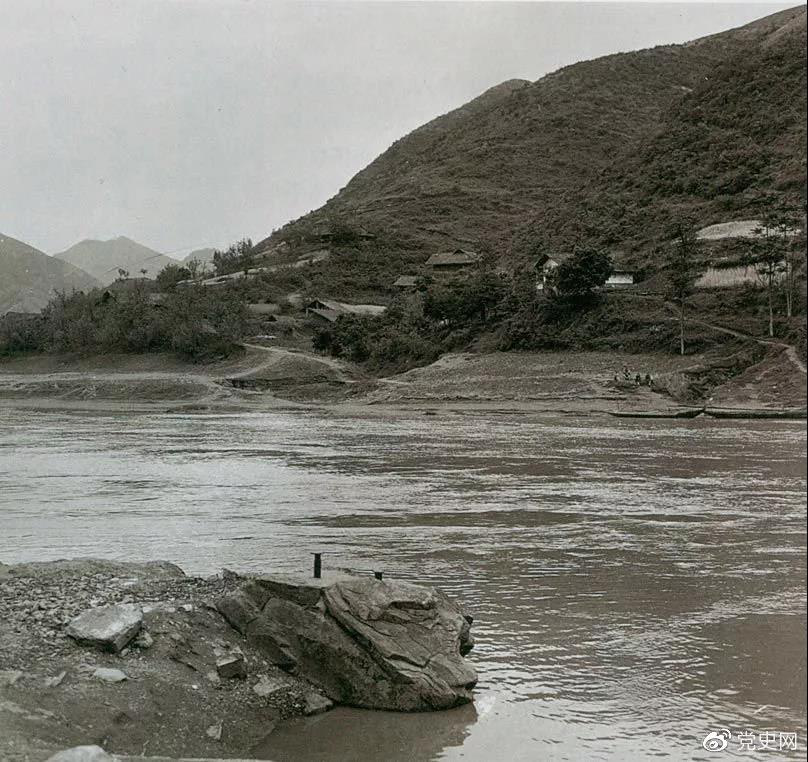 1935年1月，红一方面军一渡赤水的渡口之一——土城渡口。
